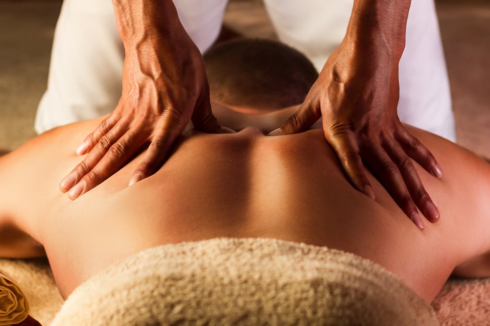 Deep tissue   Massage Service